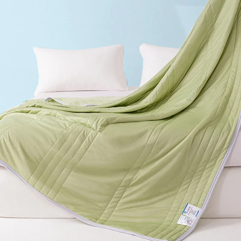 

Lightweight Cooling Blanket Summer Polyester Breathable Bedspreads for Single Double Bed Solid Anti-Slip Dust-Proof Bed Cover