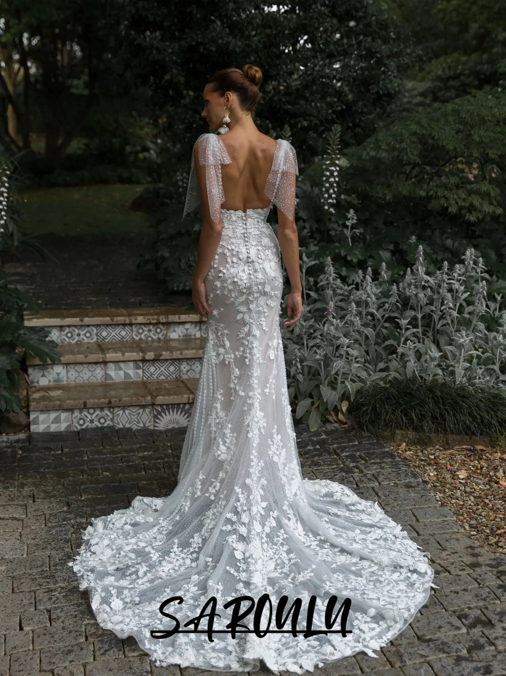 

White Appliques V Neckline Wedding Gown Bow Straps Elegant Mermaid Bridal Romantic Low Back Stylish Customized Bride Dress