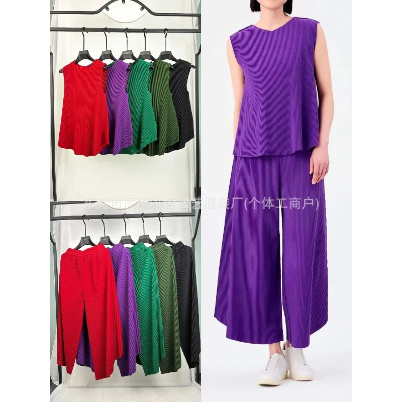 

Женский комплект с плиссированными брюками Miyake: Новинка Весна 2026 – однотонный минималистичный дизайн, топ без рукавов + расклешенные брюки с широкими штанинами