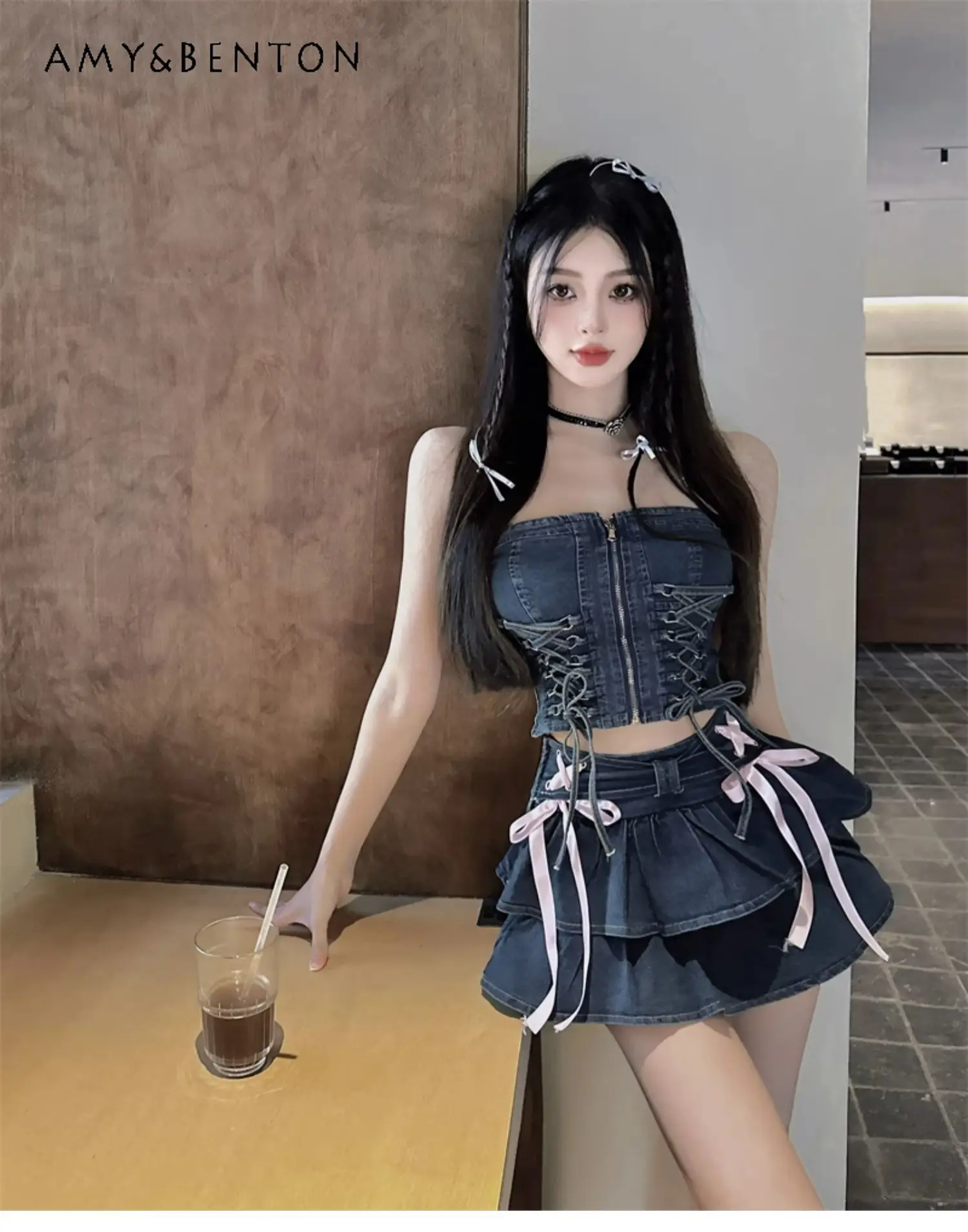 

2025 Summer New High-End Sweet and Spicy Style Denim Slim Fit Tube Top High Waist A-Line Short Skirt Two-Piece Set