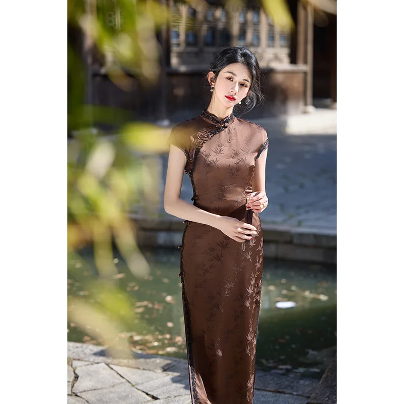 

Lace Mandarin Collar Long Cheongsam Rose Applique Jacquard Satin Qipao Chinese Style Evening Dresses