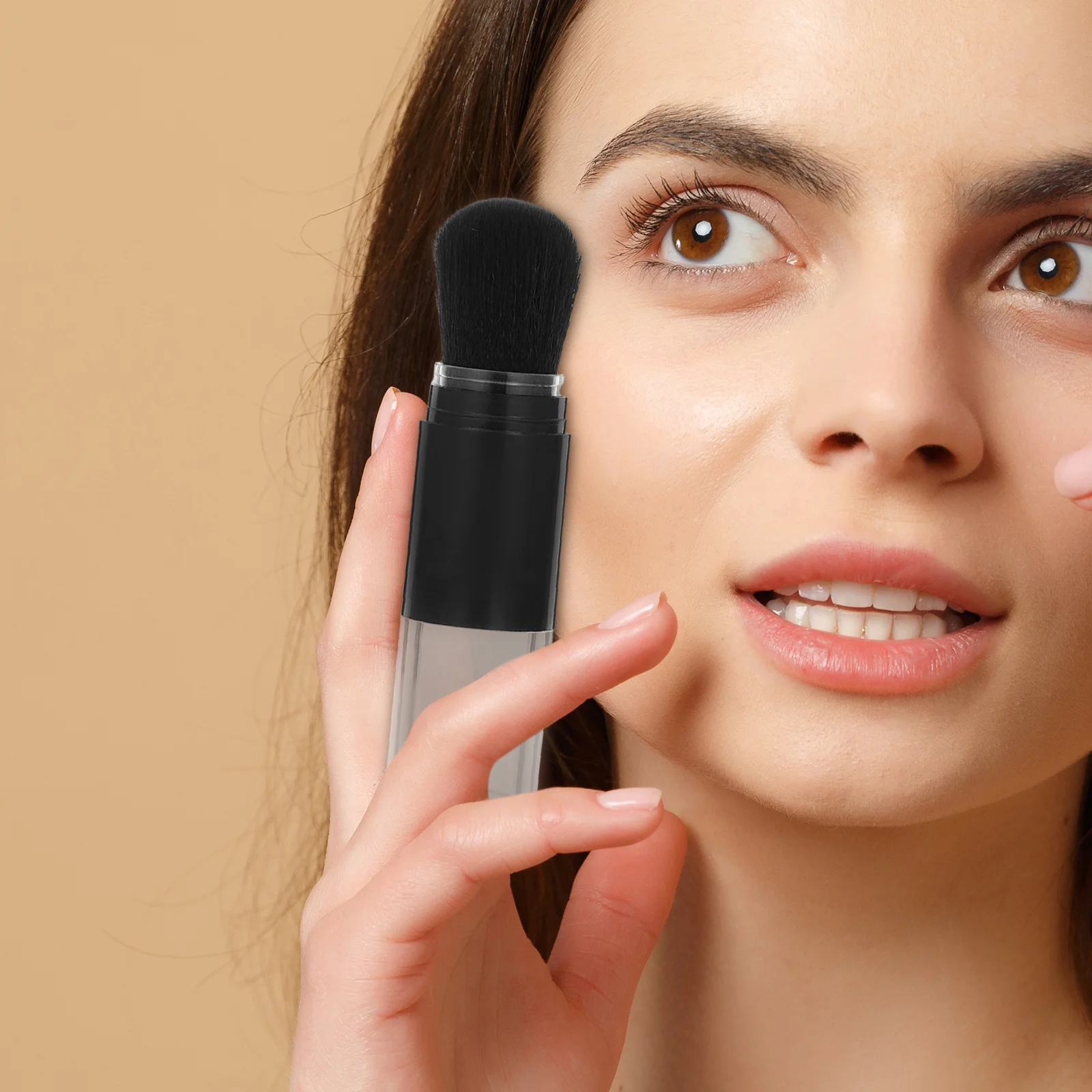 فرشاة وجه متعددة الوظائف من الألياف الناعمة لبودرة أحمر الخدود من أجل تشطيب كونتور، أداة سفر محمولة، كريم أساس صغير وكثيف