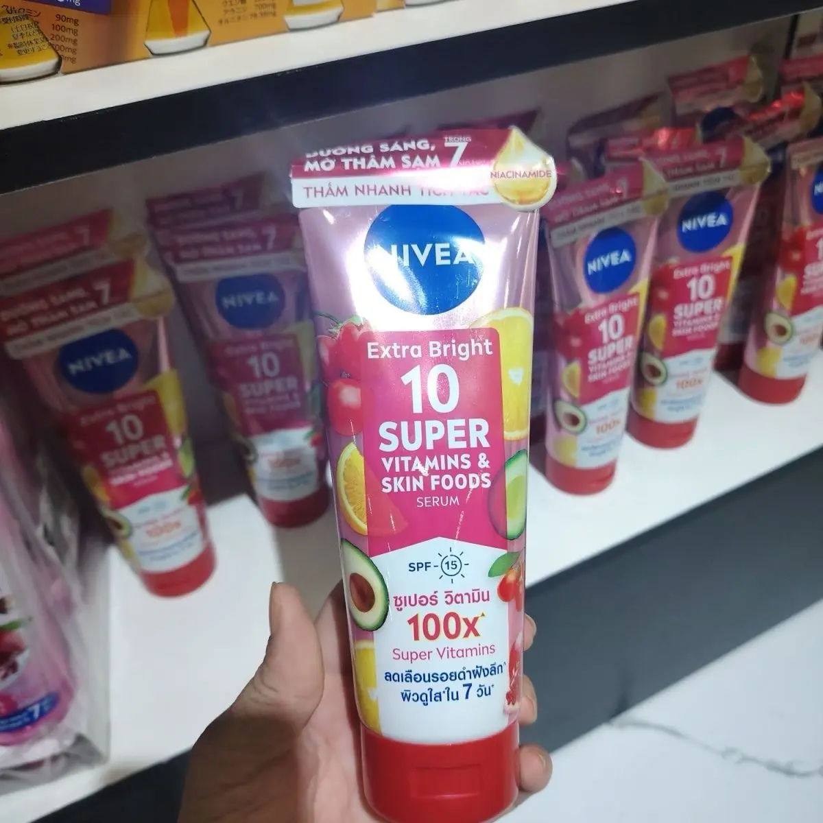 Loción Corporal Multivitamínica NIVEA - Tono Uniforme, Protección Solar y Reparación Nutritiva