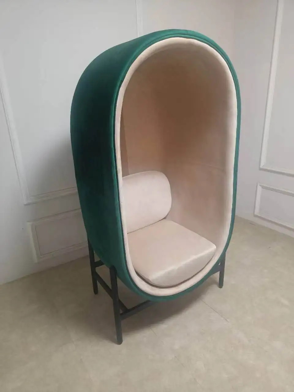 Modern luxury style retro fabric pilot chair, suitable for family bedroom, dining room, living room, apartment furniture