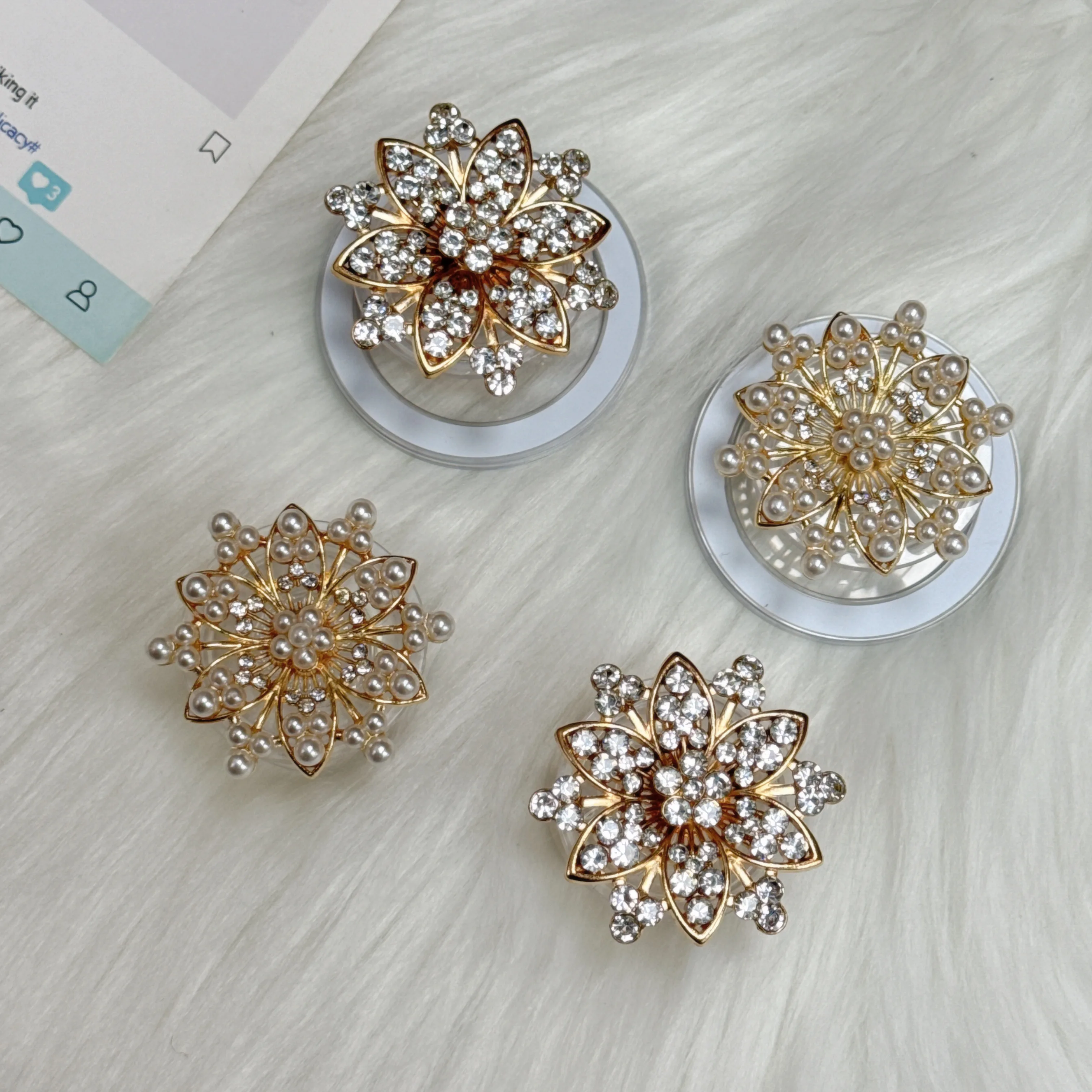 

Новый милый металлический цветок, магнитный держатель и подушка безопасности, держатель для телефона Griptok Grip Tok, поддержка IPhone 17 16, аксессуары Magsafe