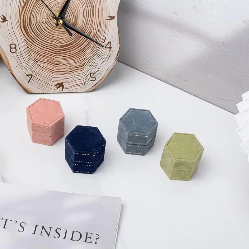 Sechseckige Ringbox aus Samt mit Klappdeckel, Schmuckaufbewahrungsbox, Geschenkbox, Organizer für Verlobung, Hochzeit, Zeremonie, Dekoration – Detail 2