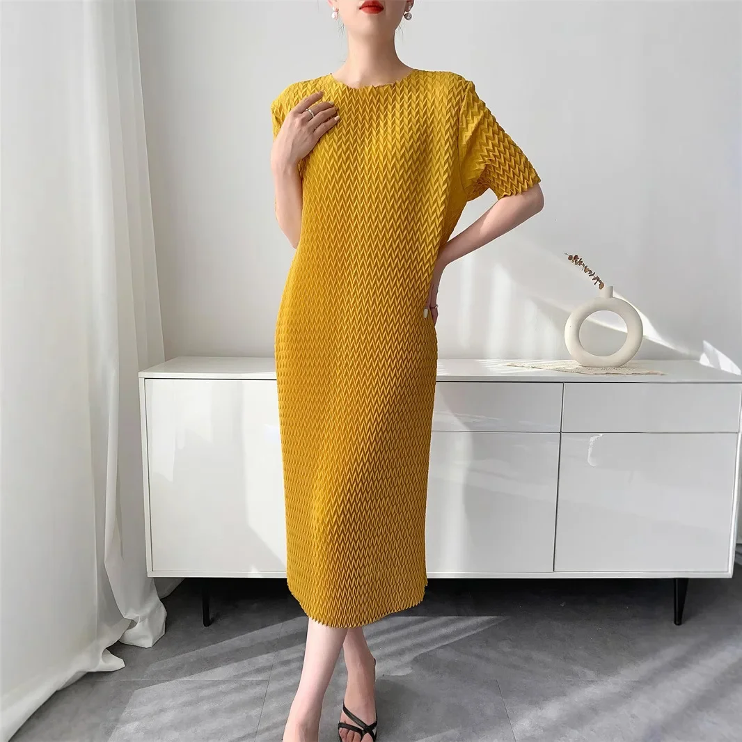 

Miyake Style Handmade Pleated Dress for Women 2025 New Solid Color O-neck Short Sleeve Loose and Elegant Casual Pleated Skirt