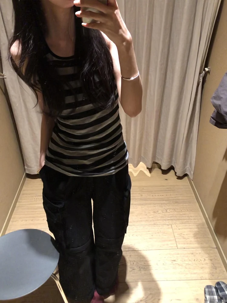 سترة نسائية معلقة على الرقبة على الطراز الأمريكي باللون الأسود والرمادي ملابس صيفية للخروج للتنحيف فضفاضة بدون أكمام