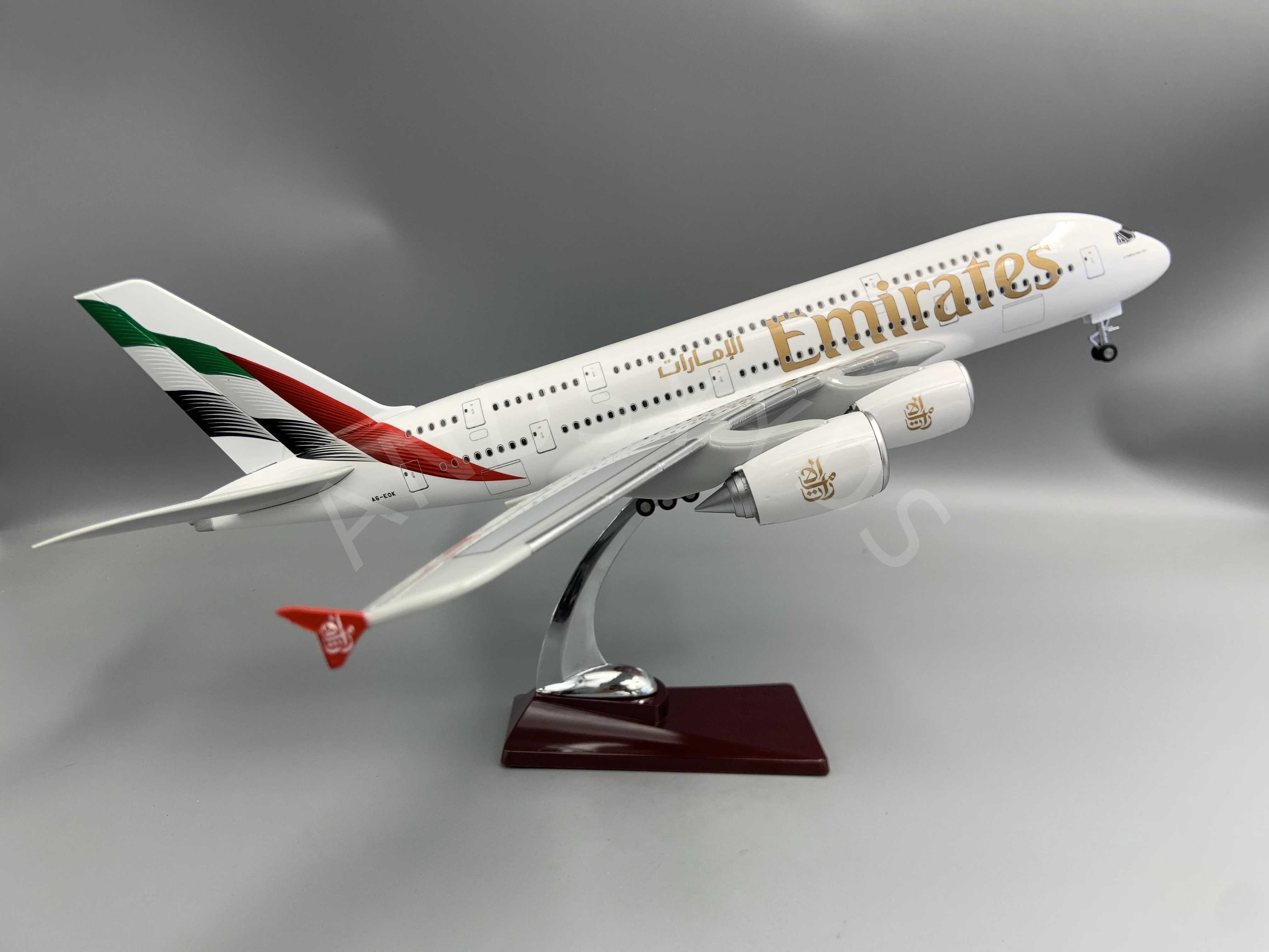 NEW Airbus A380 UAE/Emirates Model Plane 18 inchs Large Model