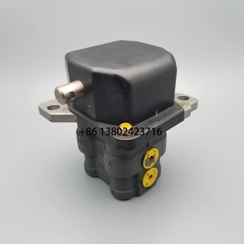 Original Foot Pedal Valve Ex200-5 Ex200-3 Ex300-3 Ex300-5 Ex400-3 Ex400-5 For Hitachi Excavator Hydraulic Spare Parts