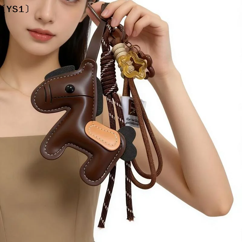 〔YS1〕Llavero de cuero vintage Y2K con dije de caballo, mascota del Año del Caballo, colgante versátil para llaves, decoración para colgar llaves, regalo de Año Nuevo