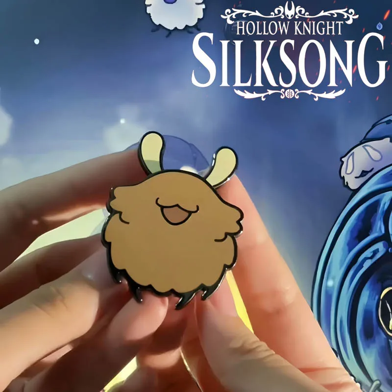 

Game Hollow Knight Silksong Flea Cosplay Brooch Kawaii Alloy Enamel Badge Movable Ears Lapel Pin Bag Costume Ornament Accessory