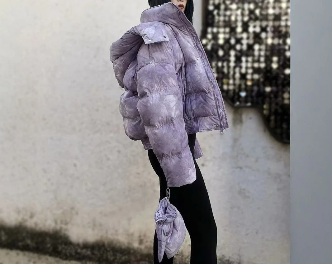 

2025 цветных блоков, зимний новый дизайн Sense Tie Dye, короткий пуховик, женская модная теплая куртка-хлеб