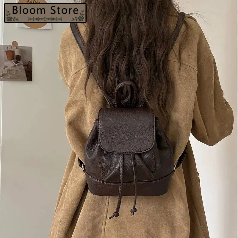 

Bloom Vintage Drawstring Women Pleated Leather Texture Backpack Ladies Fashion Versatile Mini Mochilas Mujer 2025 New