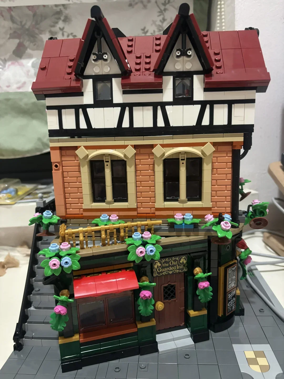 Christmas Gift 3266pcs English Street Corner Module Building Blocks Creative Expert Street View Brick Toys Children Adult 10350