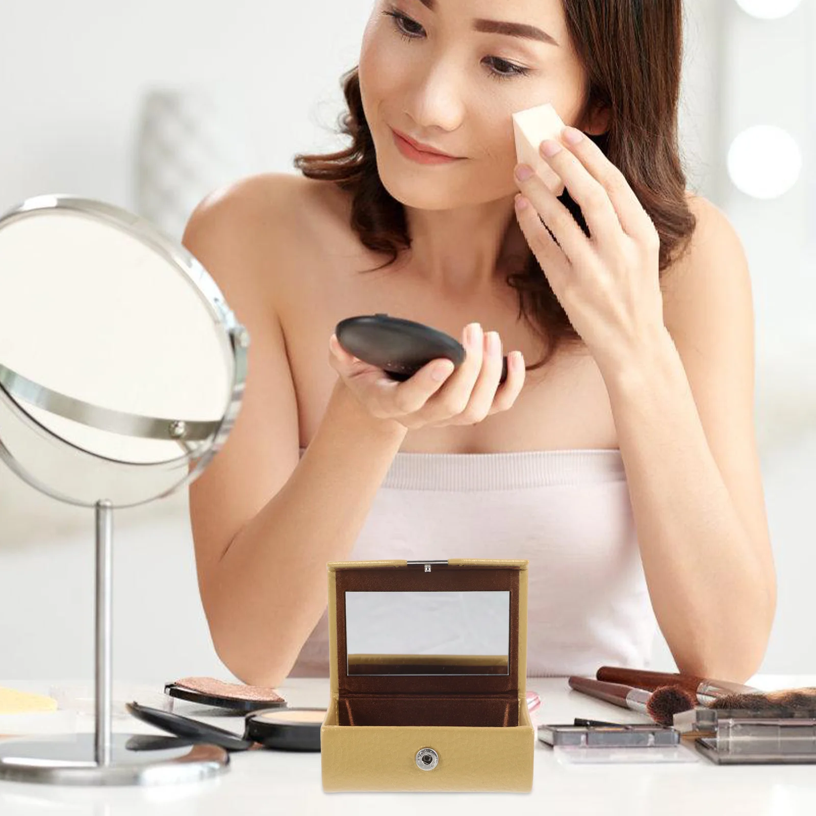 

Lipstick Case Organizer Compact Travel Makeup Bag with Built-in Mirror Stylish Design Protection for Lipsticks Purse Accessory