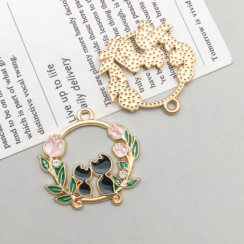 10szt KC Gold Alloy Pendants Flat Round Enamel Charms With Flower Cat Charms Golden Medium Hollow Pendant For DIY Jewelry Making
