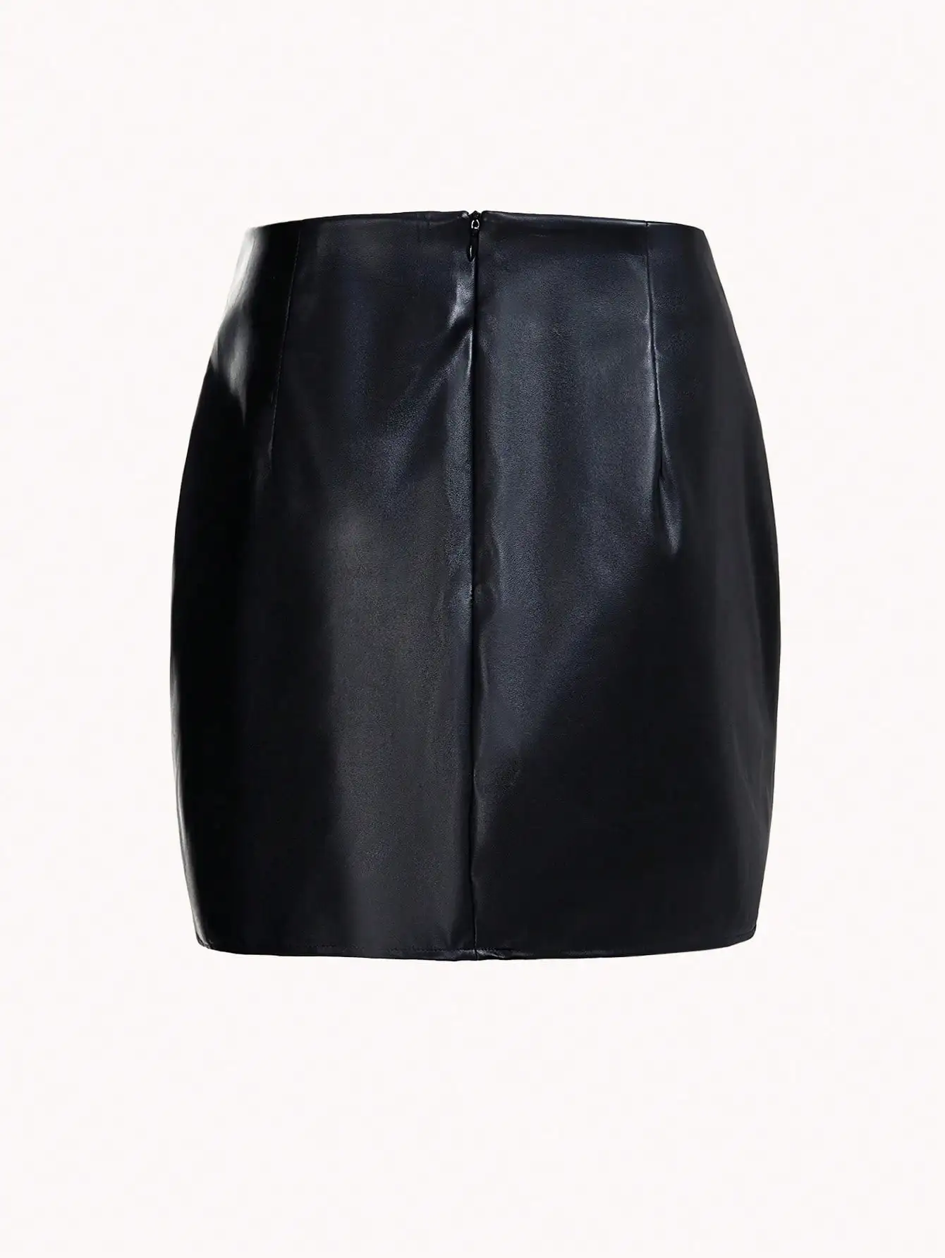 Saia Mini de Couro PU Preto com Drapeado Assimétrico