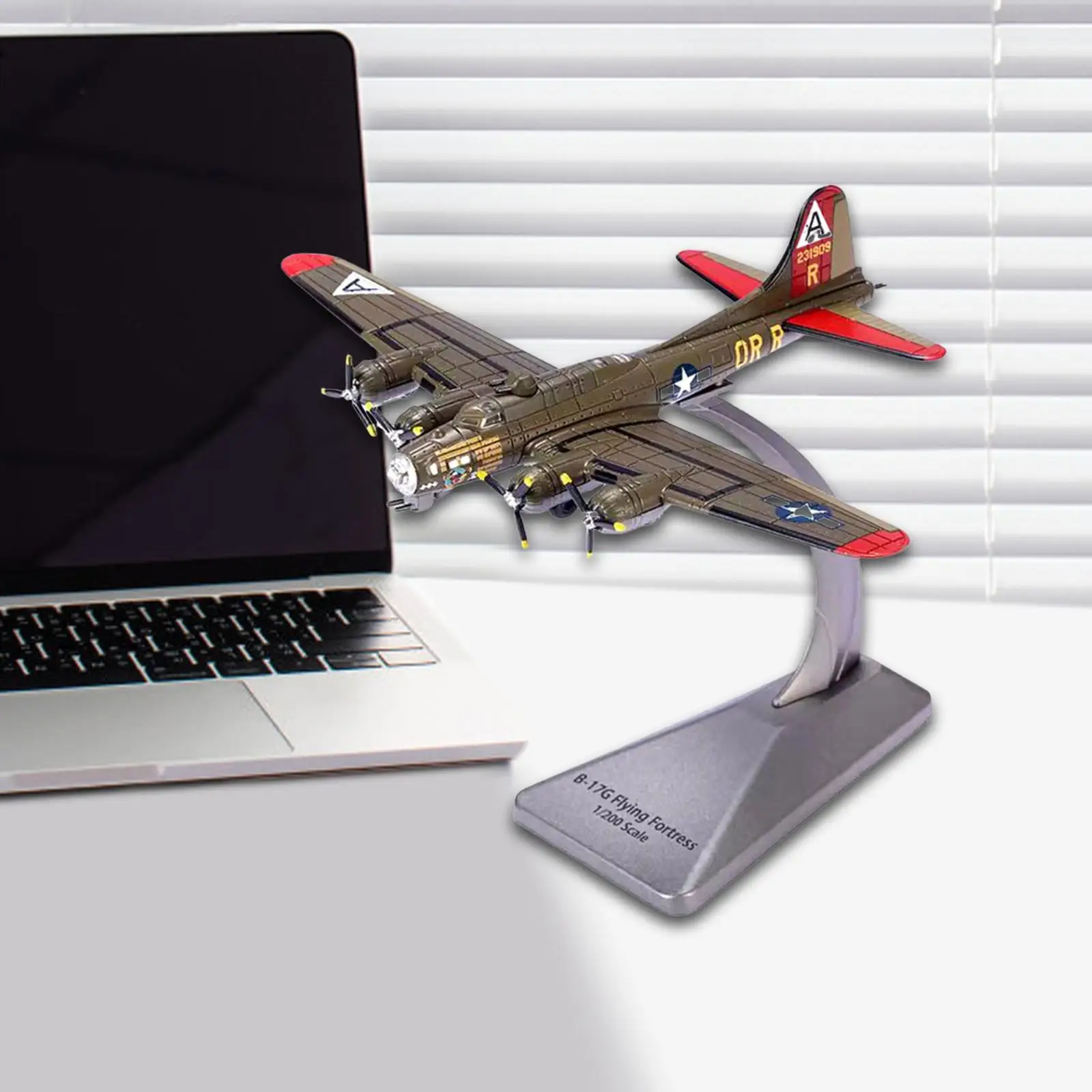 1/200 B-17G Bomber Airplane Display Tabletop Decor with Base Alloy Aircraft Plane for TV Cabinet Living Room Bookshelf Office