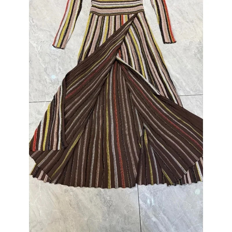 2025 فساتين متوسطة الطول بأكمام طويلة وطباعة مخططة باللون البني والأصفر والأحمر عالية الجودة