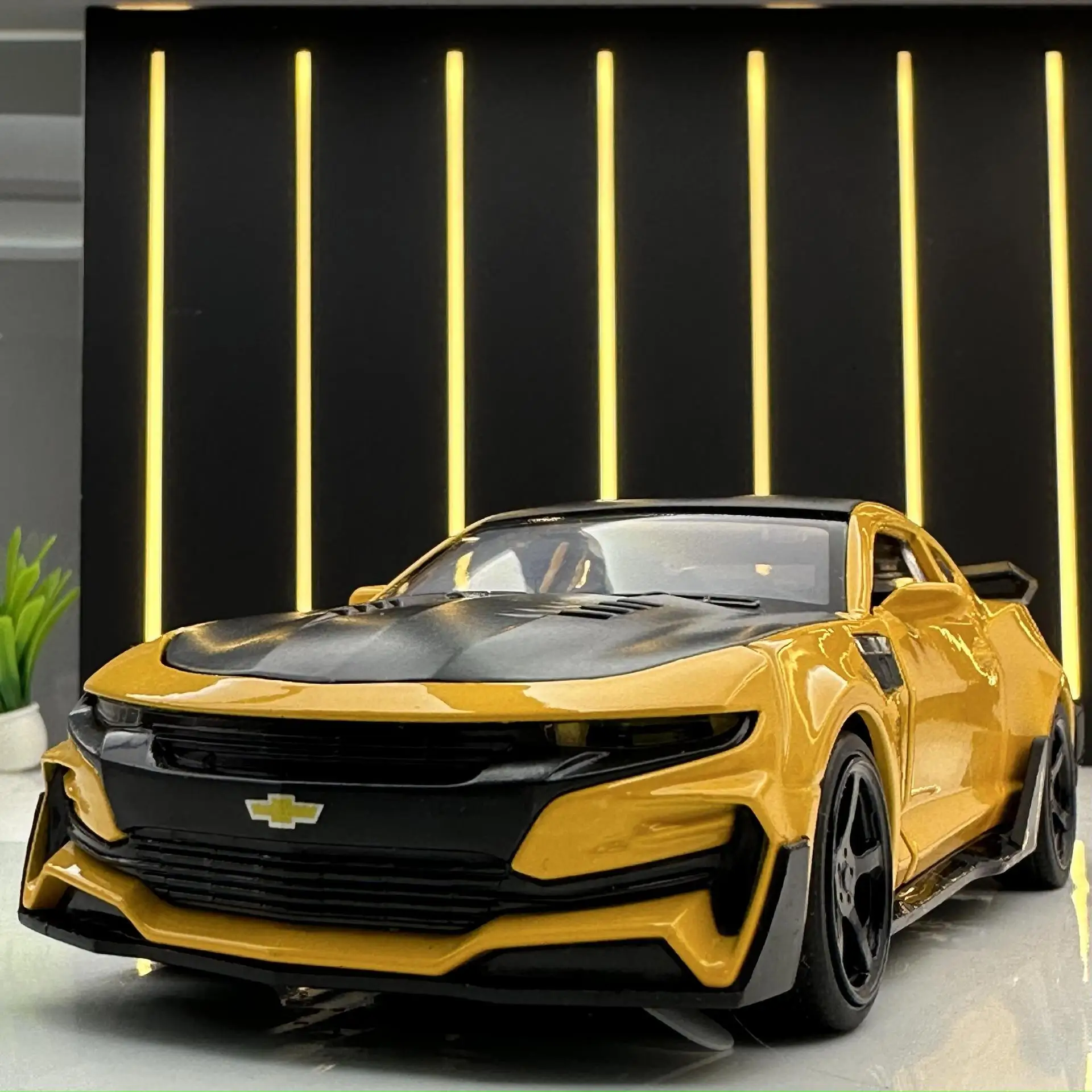 

Alloy Car Model 1:32 Camaro Sports Car Sound and Light Pull Back Boy Toy Car Sound Effect Model Ornament Delivery