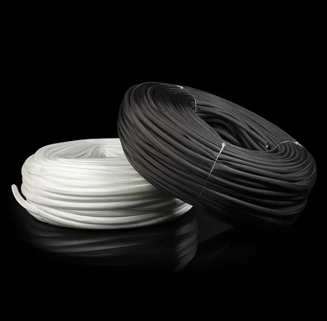 Diameter 1-50mm Black/White 600℃ High Temperature Braided Soft Fiber Tubing Insulation Cable Sleeving Fiberglass Tube