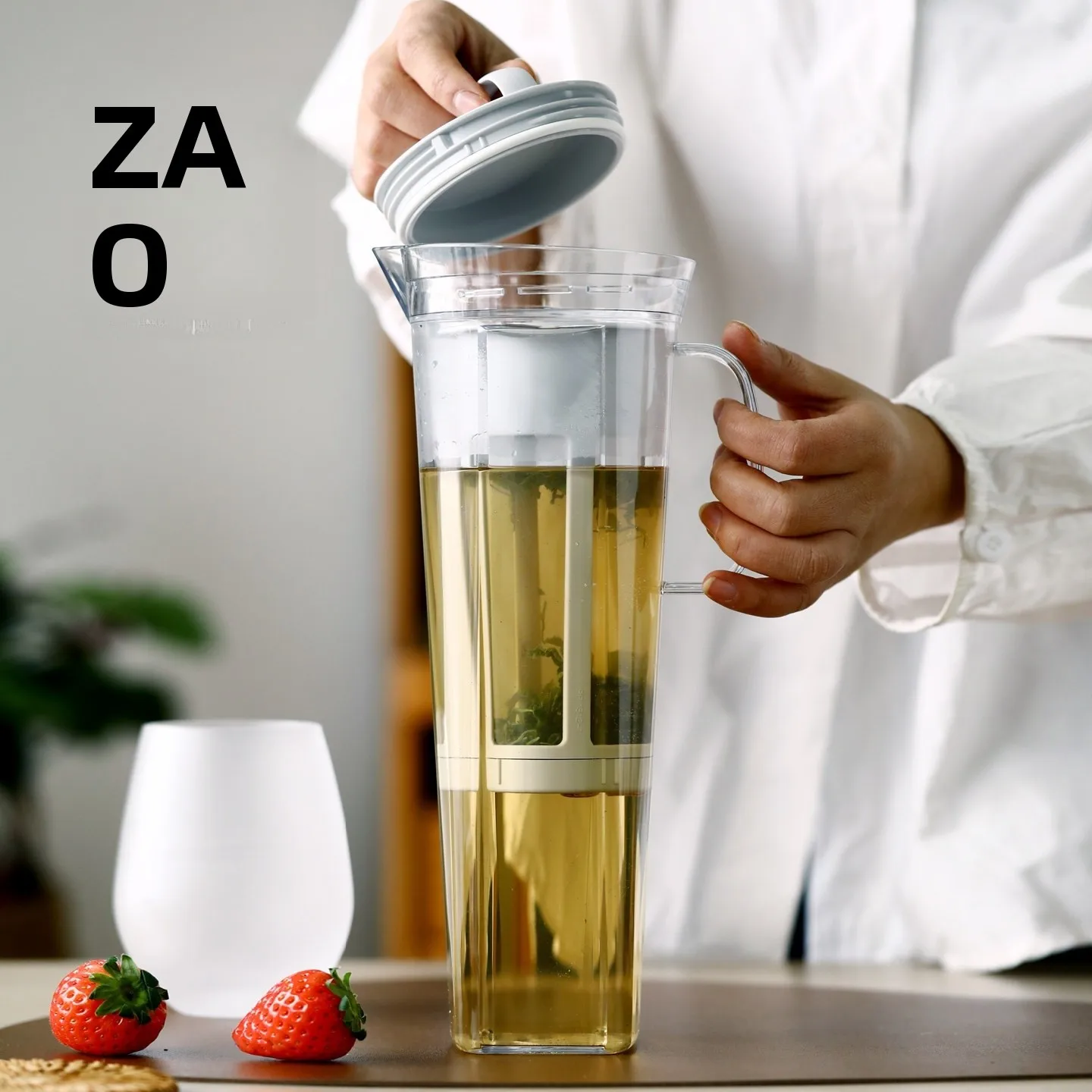 

Hario Large Capacity Cold Brew Coffee Pot Kitchen Home Use Japanese Style Cold Water Pot Tea Pot Resin Material