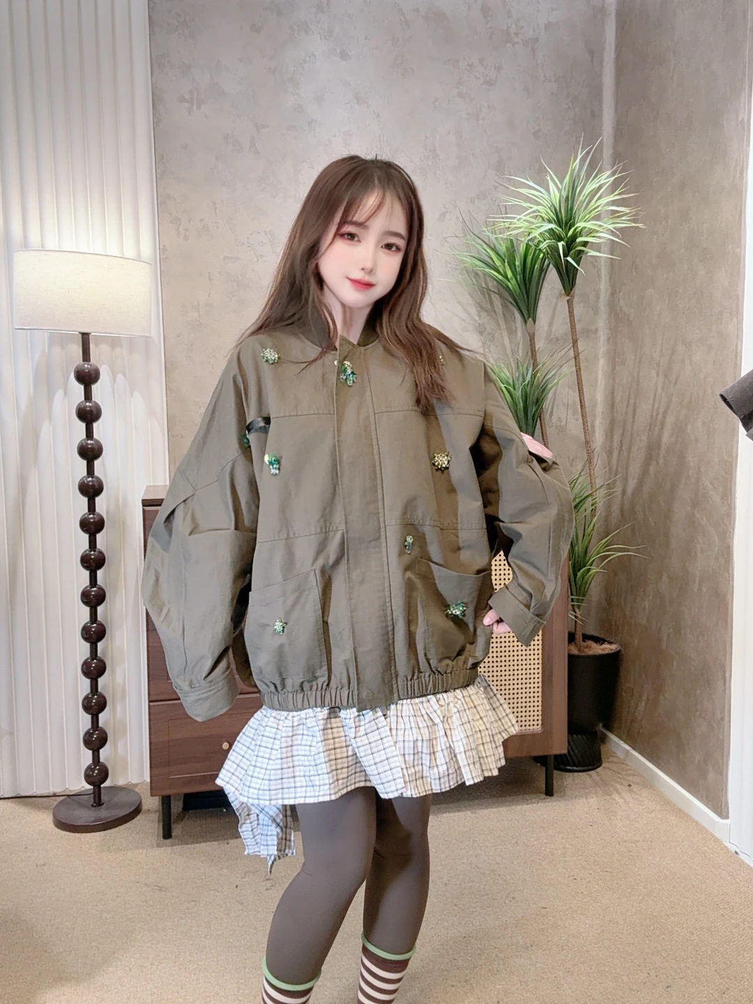 

Модный свободный повседневный жилет с цветным дизайном, зимняя верхняя одежда 2025 года, новинка, женская ветровка в европейском стиле для города