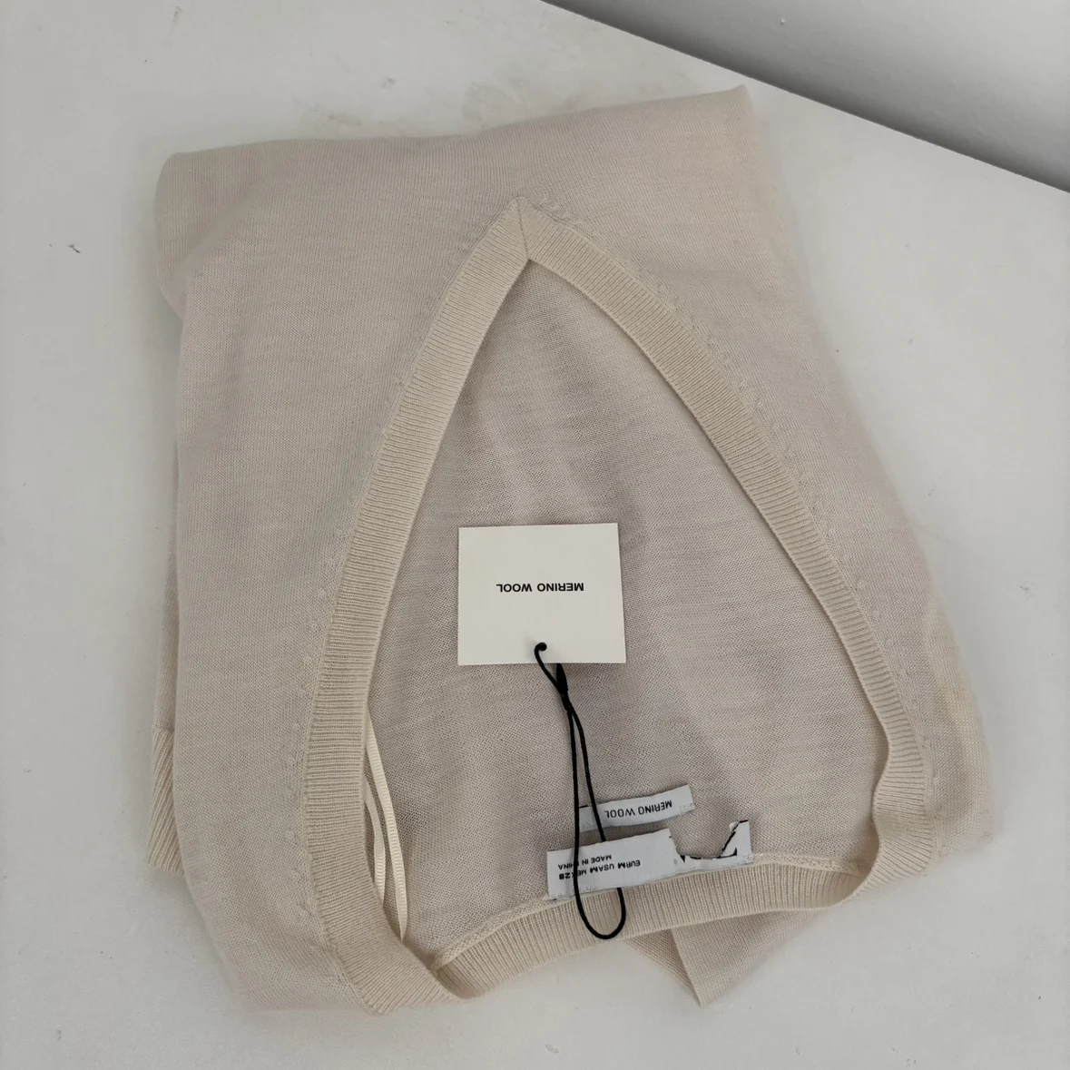 

Женский тонкий шерстяной свитер однотонного цвета с V-образным вырезом, мягкий, длинный, стандартного кроя, для повседневной носки весной