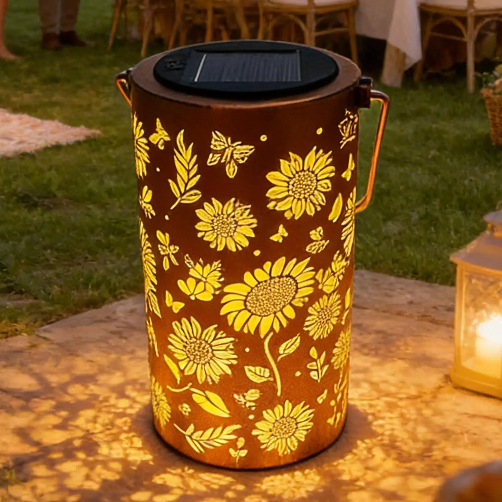 

garden Hanging Solar Lantern Outdoor Waterproof Vintage Metal LED Lamp Outside Decorative Lights Garden Yard Lawn Night Light