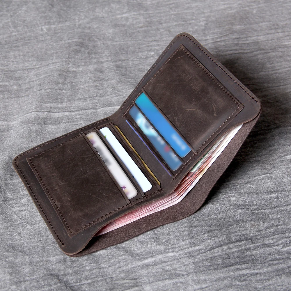 S.WORKER Klassische Kurzbörse aus Vollnarbenleder für Herren, Minimalistische Taschenbörse mit Kartenhalter – Detail 17