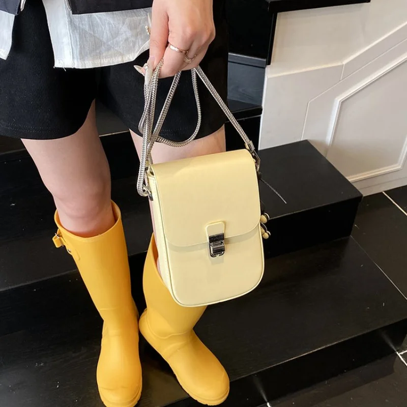 

Trendy Design Letter Logo Crossbody Bag For Women Minimalist Vintage Casual Simple Fashionable Handbag Beautiful
