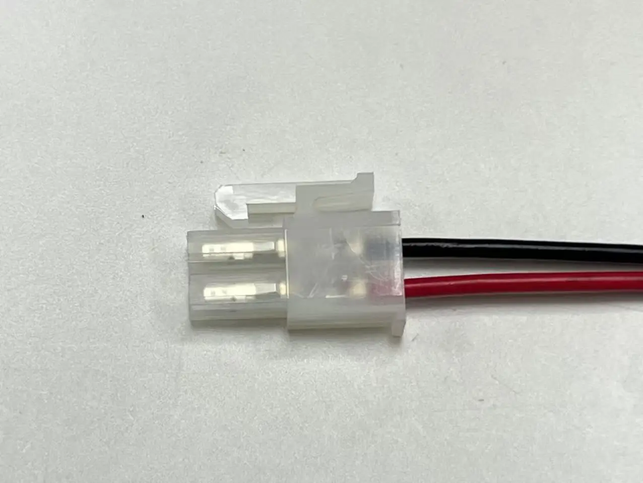 

39012020 Wire harness, MOLEX MINI FIT 4.2mm Pitch Cable, 39-01-2020, 2P, 5557-02R With Leads, 10Pieces Per Bag