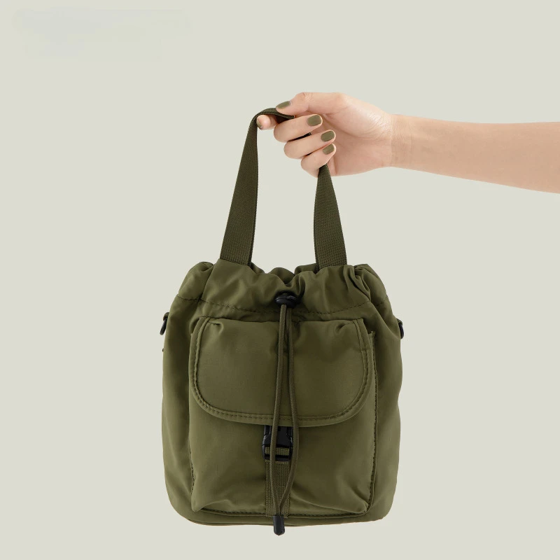 

Нишевый дизайн, корейская версия, маленькая сумка-тоут, новая сумка-мессенджер из нейлонового материала, женская повседневная универсальная портативная сумка на плечо