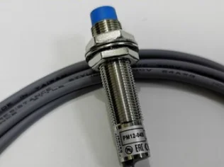 

PM12-04S PM12-04SB Индуктивный датчик приближения 100% новый и оригинальный