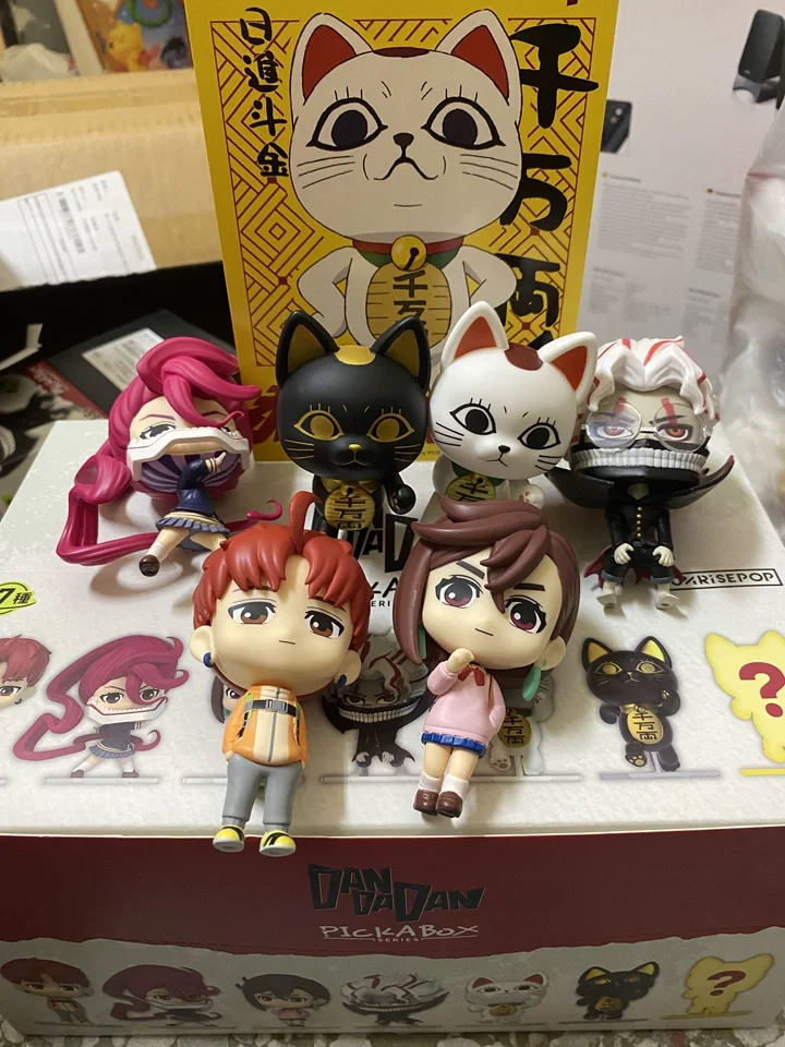 Disponibile Bandai SUNRISEPOP Dandadan Blind Box - Chibi Ekuran e set di figure di versione Q della nonna ad alta velocità, arredamento ufficiale per scrivania anime