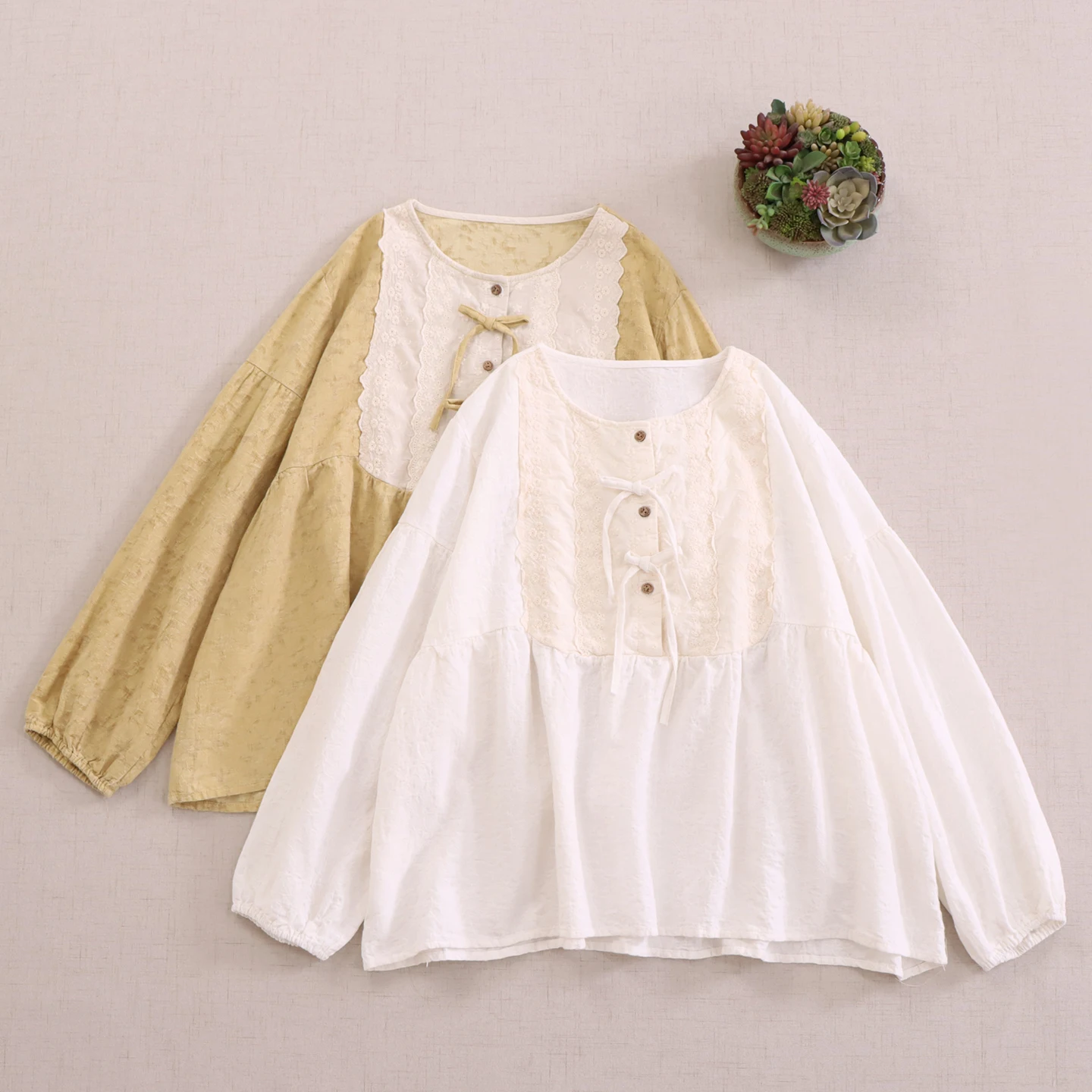 

Japanese Sweet Mori Girl Lace Patchwork Cotton Shirts Women Summer O-Neck Lantern Long Sleeve Casual Loose Pullover Blouse Tops