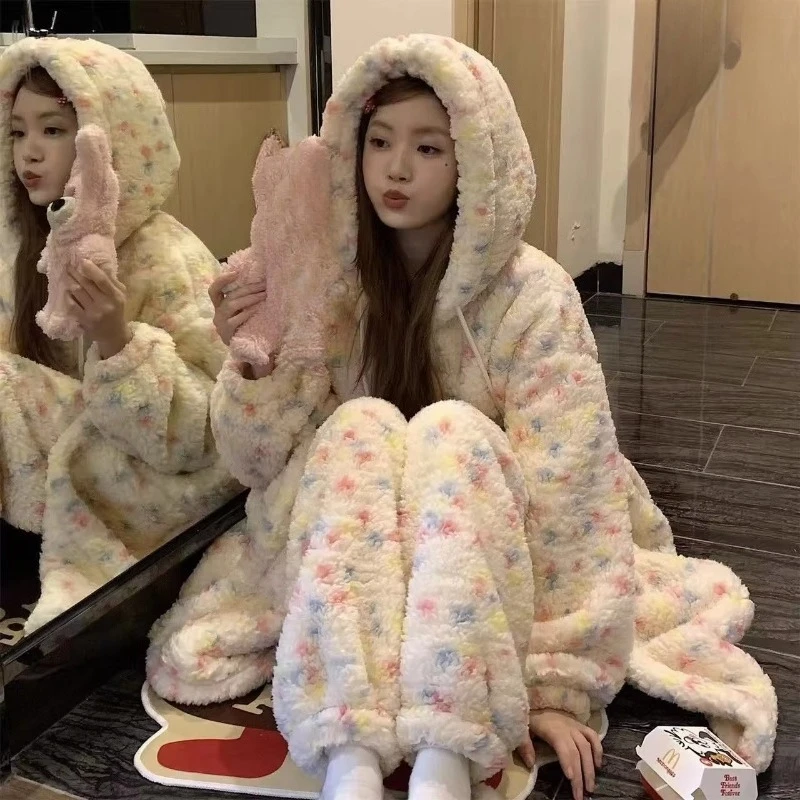Popular Women Bear Korean-Style Pajamas Autumn Winter Coral Fleece Nightgown Adults Thickened Hooded Long Robe Nightgown Can Be