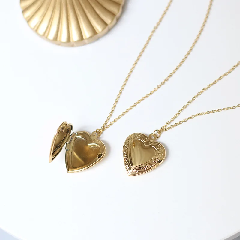Titanium With 18K Gold Open Heart Pendant  Necklace Women Stainless Steel Jewelry Designer T Show Runway Gown Jewelry Rare INS