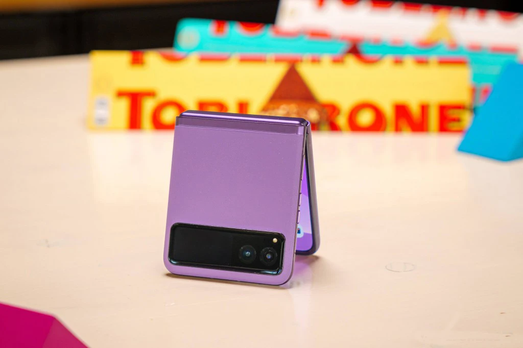 هاتف محمول مستعمل بنسبة 96% جديد Motorola Moto Razr 40 Razr40 5G XT2323 6.9 ببصمة الإصبع قابل للطي LTPO AMOLE 8GB + 128GB #3