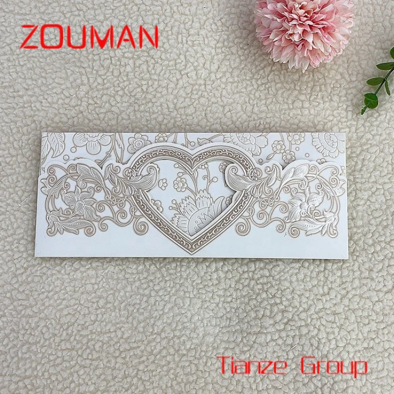 Custom , Stock hot selling or custom design pocket style High Quality heart and flower shape wedding invitations