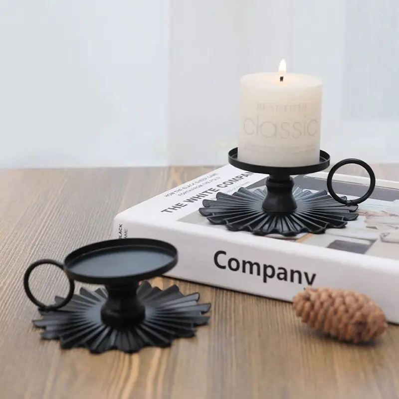Nordic Wrought Iron Hand-Held Household Dining Table Decorations Dating Birthday Dinner Props Candle Holders