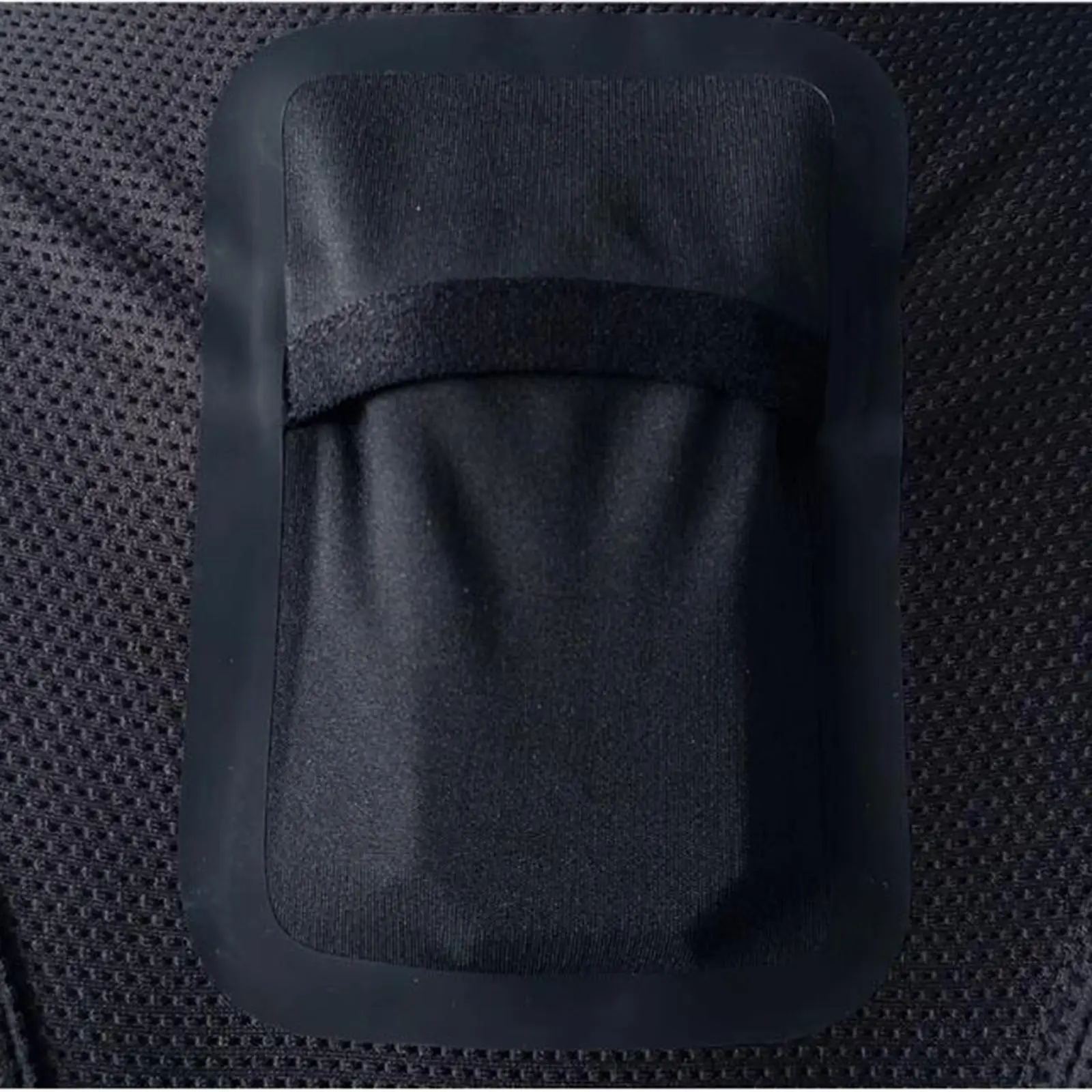 Quick Drying Soccer Tracker Vest with Pocket for Positioning Device Sports Equipment Indoor Outdoor Wearable Vest for Activity