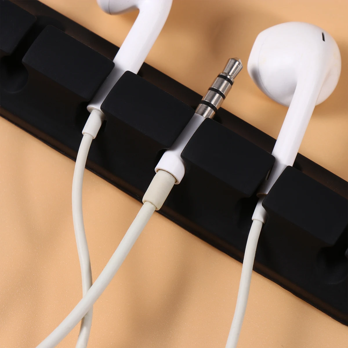 

3pcs Cable Clips Data Line Organizer Silicone Cord Management Plug Holder Wall Mounting Power Cords Usb Chargers Home Office