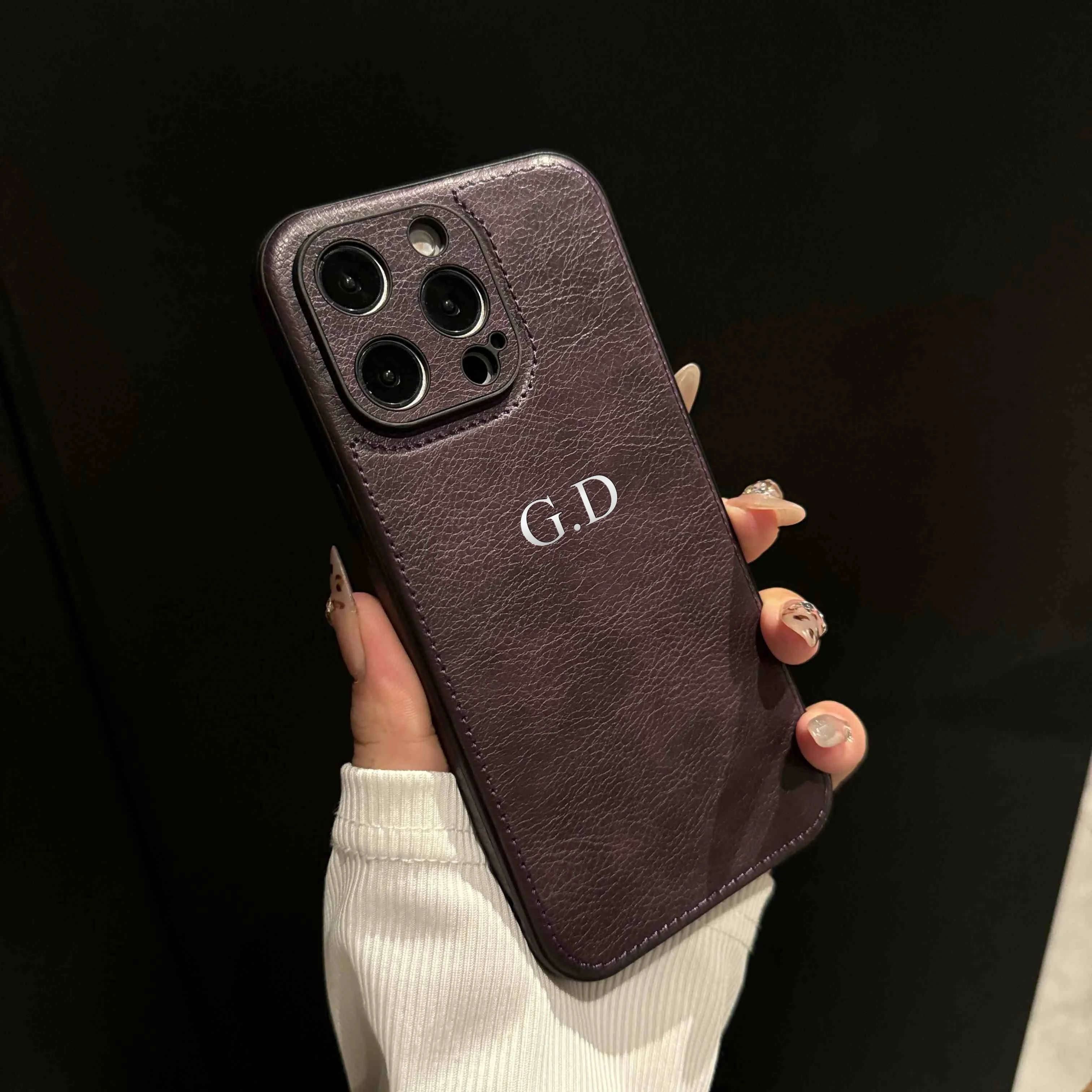 Luxuriöse DIY Personalisierte Initialen-Lederhülle im Retro-Stil, Einfarbig und Weich, für iPhone 17 16 15 14 13 Pro Max 12 Pro 11 Air