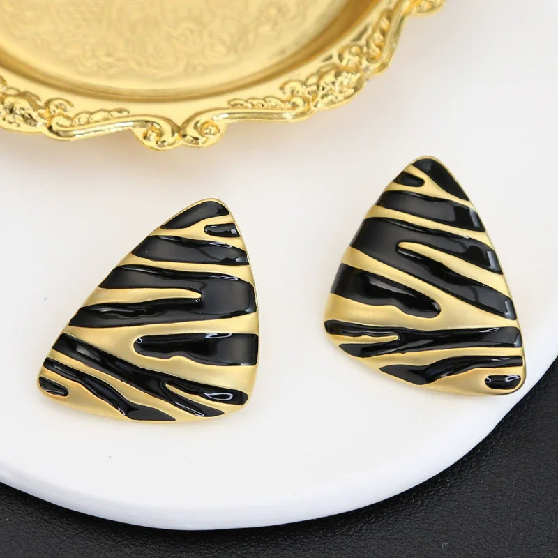 

Geometric Irregular Stripes Drop Earrings for Women Golden Black Enamel Oil Triangle Dangle Earrings Party Punk Trendy Jewelry