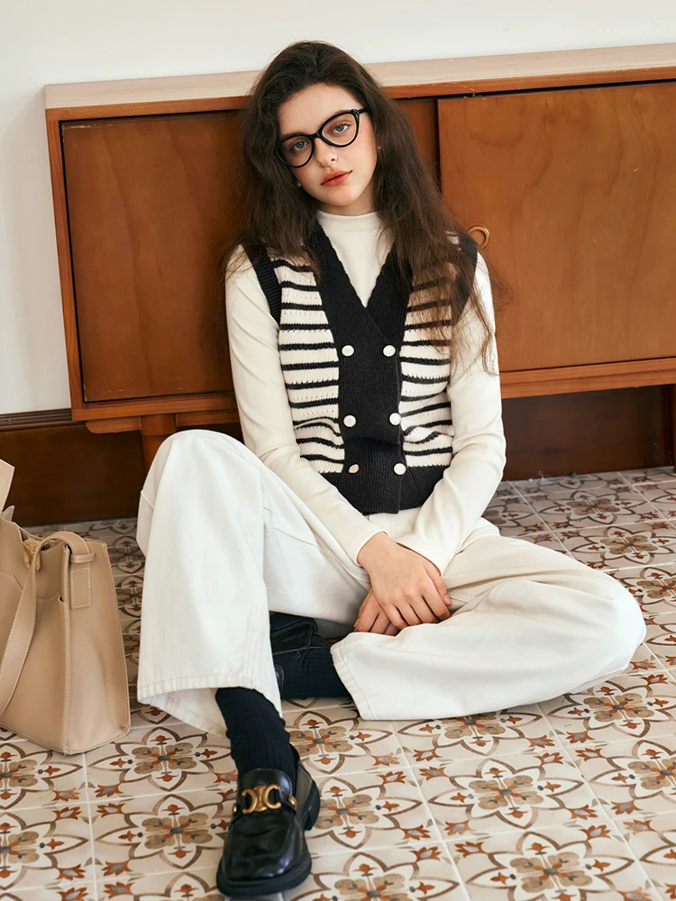 OLrain Women T-shirt and Sweater Vest 2 Piece Knit Sets Long Sleeve T-shirt Striped Knit Vest 2025 Autumn Retro Tops N56QE93815