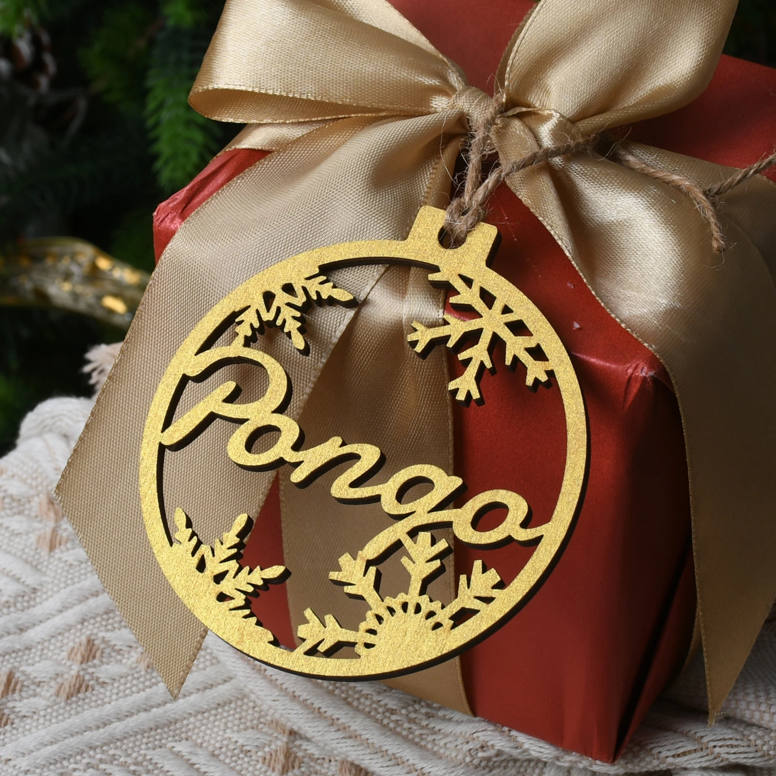 Customized Name Holiday Decorations Christmas Tree Decorations Personalized Wooden Pendants Gift Tags Unique, for Family Members