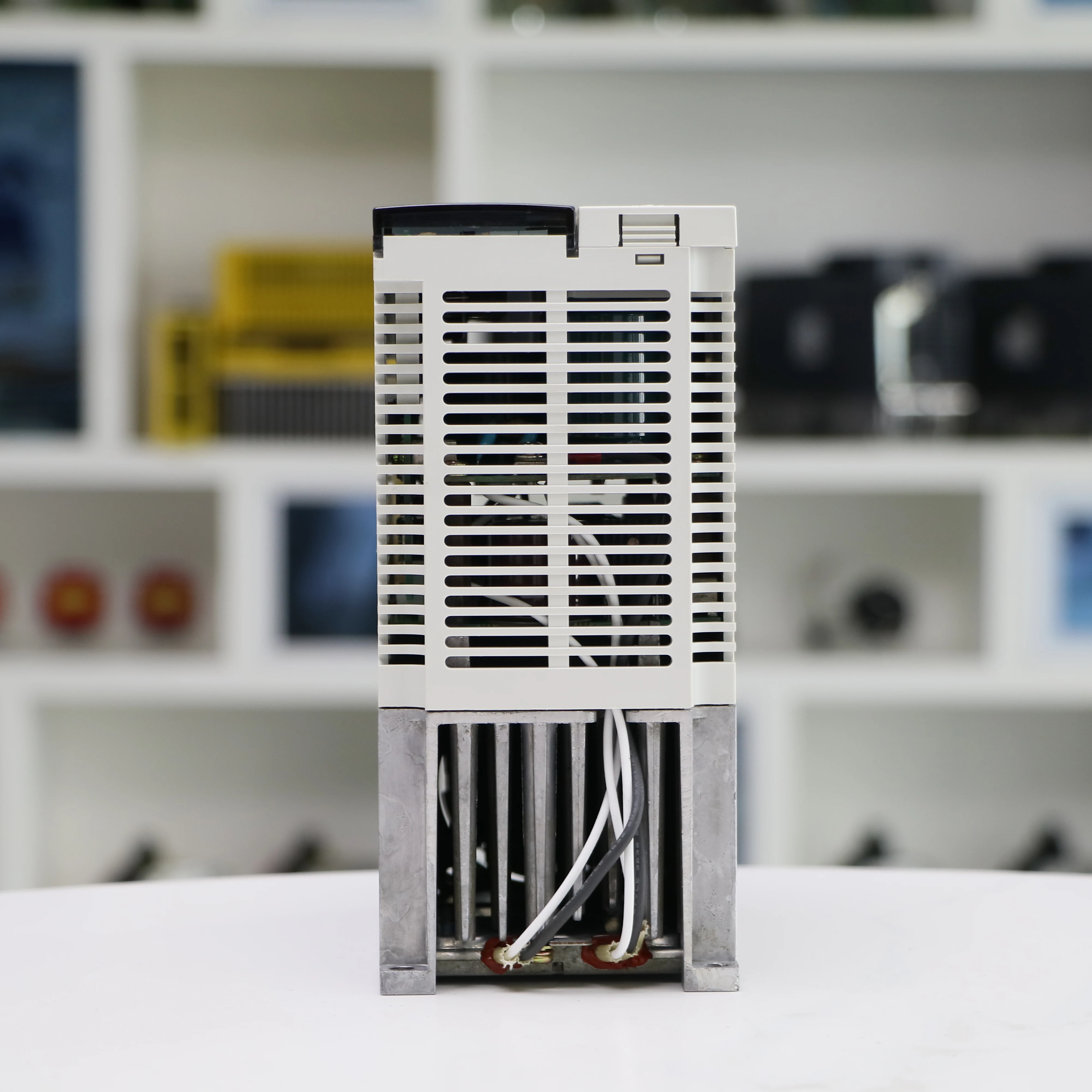 MR-J2-350CT Servo Drive Novo estoque com garantia de um ano