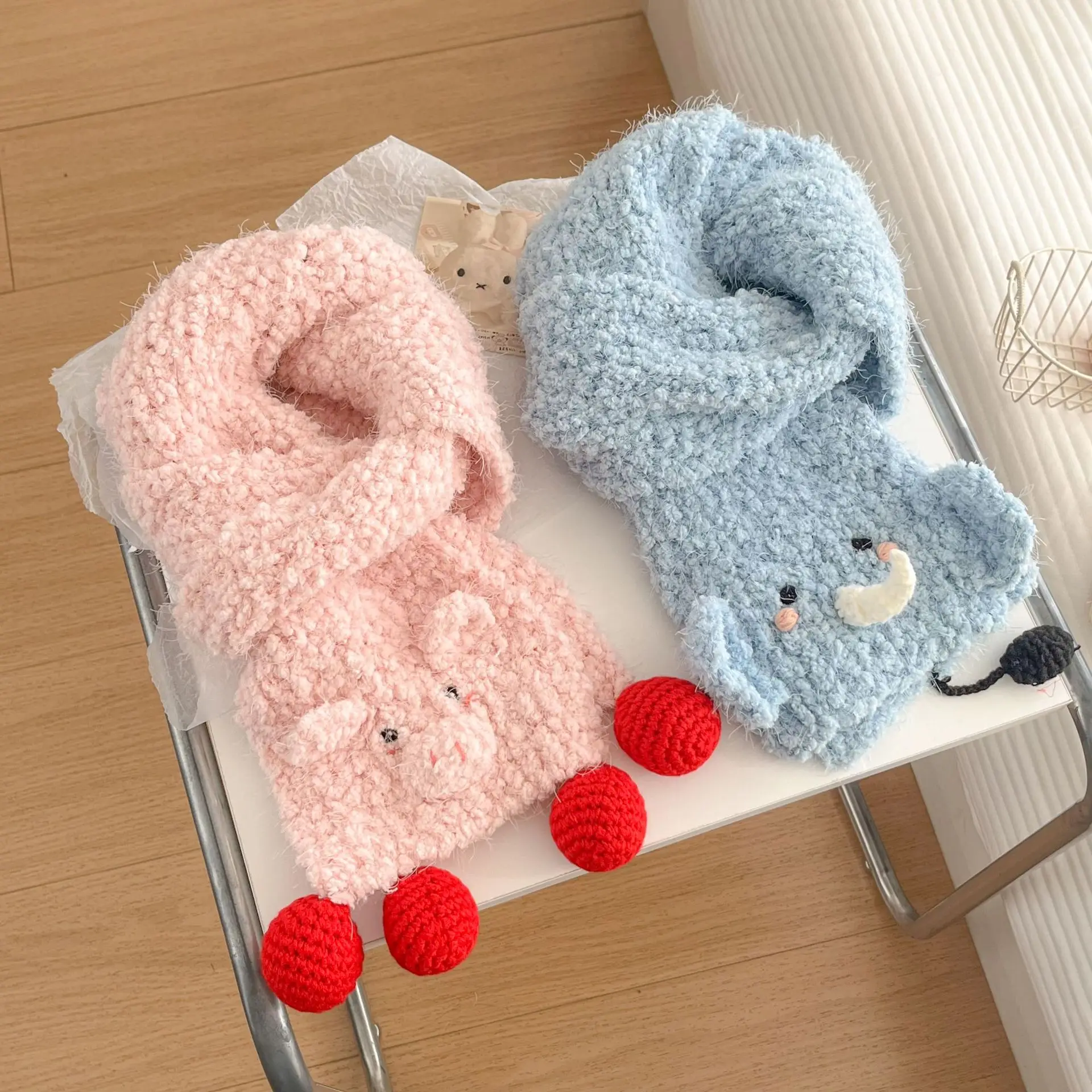 2025 new animal world hand-crocheted wool scarf men and women versatile winter cute soft warm scarf